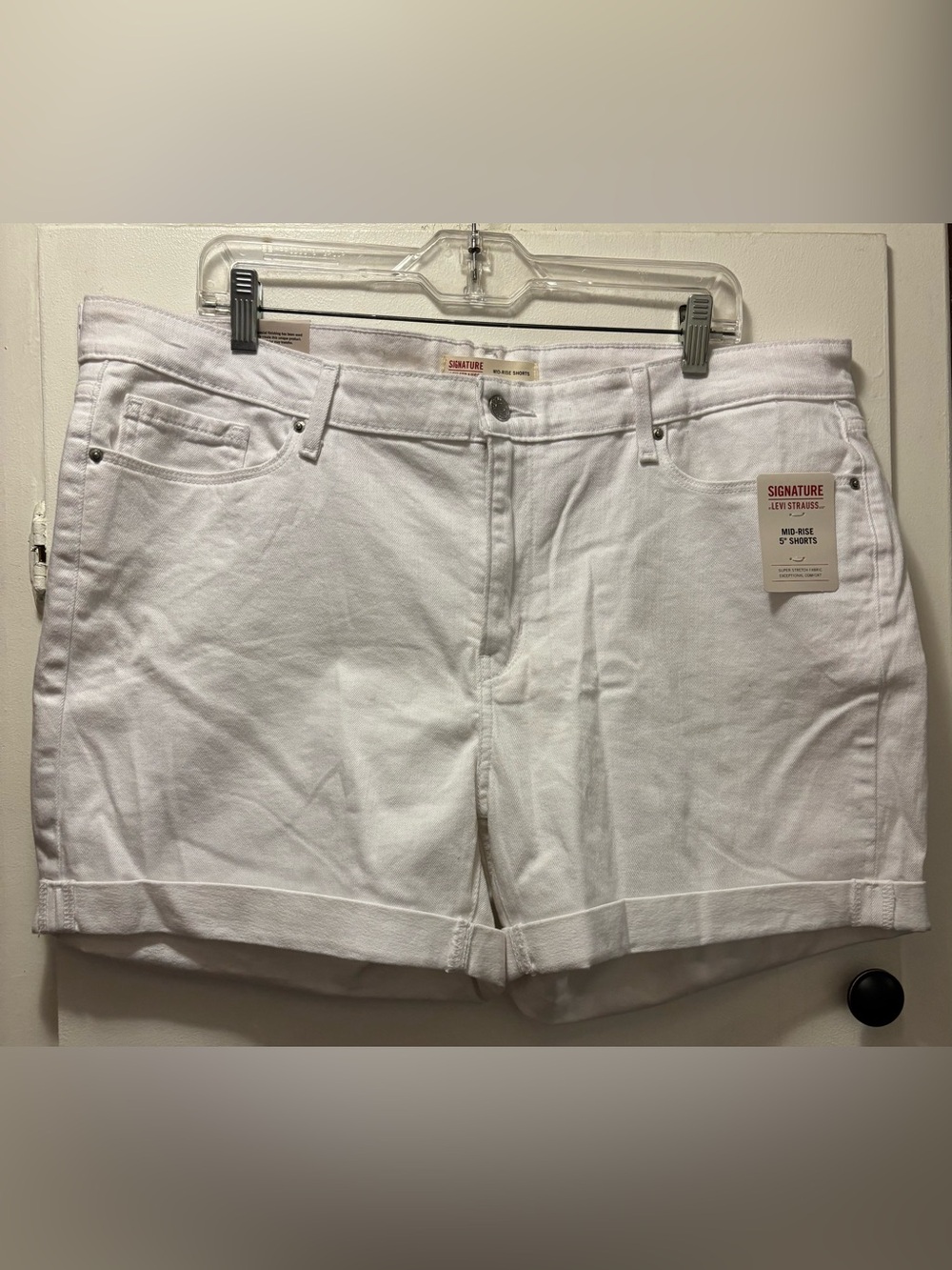 Signature by Levi Strauss Mid Rise 5” White Jean Shorts, 18